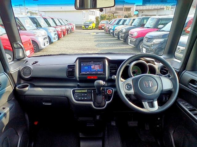 N-BOX G SSパッケージ 社外ナビ フルセグ DVD BT Bカメラ 両側電動スライドドア スマートキー Pガラス ウィンカーミラー バイザー 電格ミラー ステリモ Pスタート リアワイパー シートリフター 横滑り防止機能(11枚目)