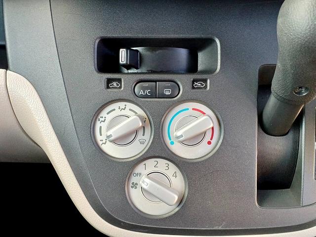 デイズルークス S 後期 CD キーレス 社外アルミ 電格ミラー Aストップ ヘッドライトレベライザー 横滑り防止 マット バイザー Pガラス リアワイパー チルトステアリング シートリフター ISOFIX ベンチシート(19枚目)