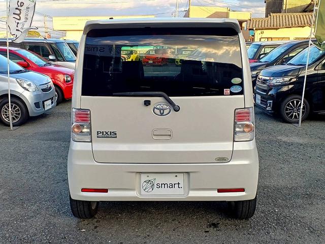 ピクシススペース カスタム　ＲＳ　ターボ　ナビ　フルセグ　ＤＶＤ　ＢＴ　Ｂカメラ　ＥＴＣ　フォグ　スマートキー　Ｐガラス　ウィンカーミラー　電格ミラー　シートリフター　ベンチシート　アームレスト　セキュリティ　マット　バイザー（9枚目）