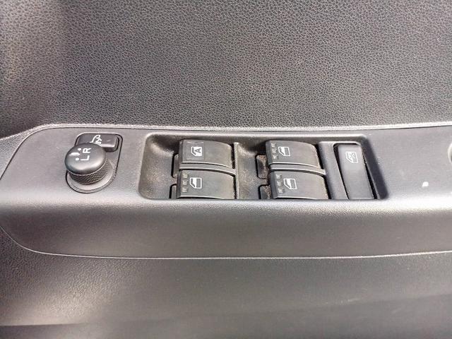 ピクシススペース カスタム　ＲＳ　ターボ　ナビ　フルセグ　ＤＶＤ　ＢＴ　Ｂカメラ　ＥＴＣ　フォグ　スマートキー　Ｐガラス　ウィンカーミラー　電格ミラー　シートリフター　ベンチシート　アームレスト　セキュリティ　マット　バイザー（24枚目）