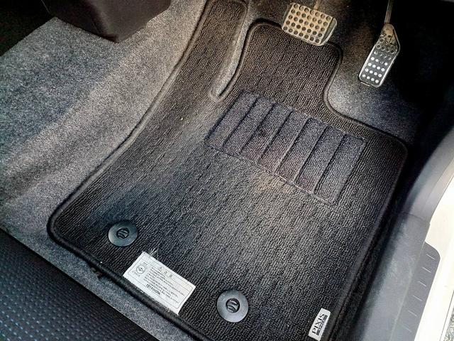 ピクシススペース カスタム　ＲＳ　ターボ　ナビ　フルセグ　ＤＶＤ　ＢＴ　Ｂカメラ　ＥＴＣ　フォグ　スマートキー　Ｐガラス　ウィンカーミラー　電格ミラー　シートリフター　ベンチシート　アームレスト　セキュリティ　マット　バイザー（30枚目）