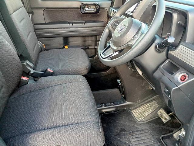 N-VAN+スタイル クール・ホンダセンシング ホンダセンシング ナビ 地デジ DVD BT Bカメラ スマートキー Pスタート スペアキー フォグ ETC ステアリングスイッチ クルコン ステリモ Pガラス マット バイザー リアワイパー 電格(12枚目)