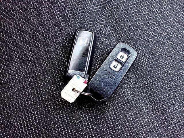 N-VAN+スタイル クール・ホンダセンシング ホンダセンシング ナビ 地デジ DVD BT Bカメラ スマートキー Pスタート スペアキー フォグ ETC ステアリングスイッチ クルコン ステリモ Pガラス マット バイザー リアワイパー 電格(28枚目)