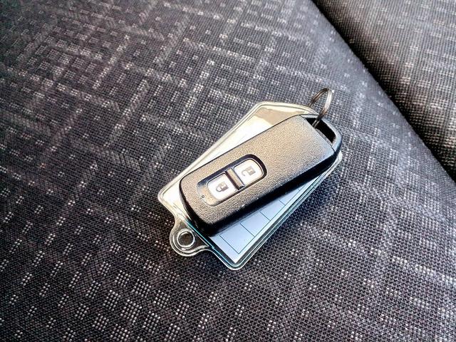 Ｎ－ＷＧＮカスタム Ｇ　ナビ　地デジ　ＤＶＤ　ＢＴ　Ｂカメラ　スマートキー　Ｐスタート　ＥＴＣ　ステアリングスイッチ　ＨＩＤライト　フォグ　Ａライト　セキュリティ　ウィンカーミラー　電格ミラー　Ｐガラス　横滑り防止　ＥＣＯＮ（25枚目）