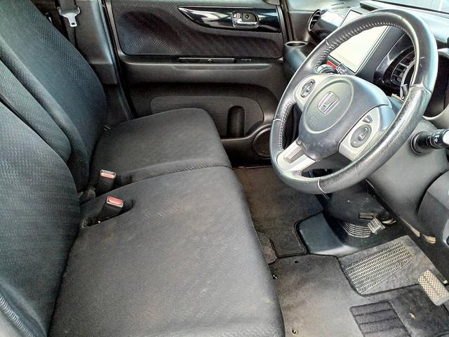 Ｎ－ＢＯＸカスタム Ｇ　ターボＳＳパッケージ　ＣＴＢＡ　８型ナビ　フルセグ　ＤＶＤ　ＢＴ　両電スラ　ターボ　クルコン　フォグ　ＨＩＤライト　Ｂカメラ　スマートキー　Ｐスタート　ベンチシート　アームレスト　Ｐガラス　Ｐシフト　Ａライト　ステリモ（12枚目）