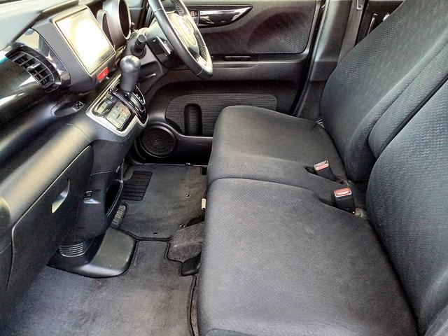 Ｎ－ＢＯＸカスタム Ｇ　ターボＳＳパッケージ　ＣＴＢＡ　８型ナビ　フルセグ　ＤＶＤ　ＢＴ　両電スラ　ターボ　クルコン　フォグ　ＨＩＤライト　Ｂカメラ　スマートキー　Ｐスタート　ベンチシート　アームレスト　Ｐガラス　Ｐシフト　Ａライト　ステリモ（13枚目）