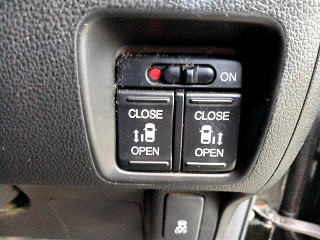 Ｎ－ＢＯＸカスタム Ｇ　ターボＳＳパッケージ　ＣＴＢＡ　８型ナビ　フルセグ　ＤＶＤ　ＢＴ　両電スラ　ターボ　クルコン　フォグ　ＨＩＤライト　Ｂカメラ　スマートキー　Ｐスタート　ベンチシート　アームレスト　Ｐガラス　Ｐシフト　Ａライト　ステリモ（22枚目）