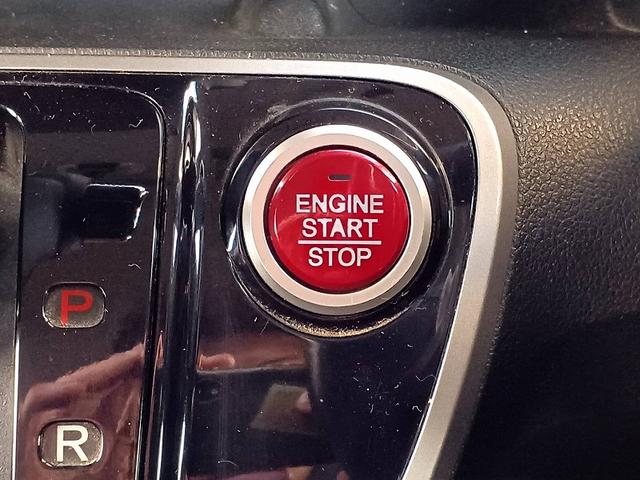 Ｎ－ＢＯＸカスタム Ｇ　ターボＳＳパッケージ　ＣＴＢＡ　８型ナビ　フルセグ　ＤＶＤ　ＢＴ　両電スラ　ターボ　クルコン　フォグ　ＨＩＤライト　Ｂカメラ　スマートキー　Ｐスタート　ベンチシート　アームレスト　Ｐガラス　Ｐシフト　Ａライト　ステリモ（27枚目）