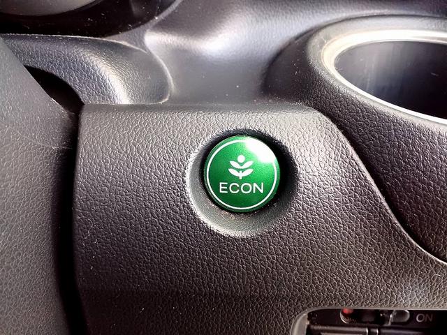 Ｎ－ＢＯＸカスタム Ｇ　ターボＳＳパッケージ　ＣＴＢＡ　８型ナビ　フルセグ　ＤＶＤ　ＢＴ　両電スラ　ターボ　クルコン　フォグ　ＨＩＤライト　Ｂカメラ　スマートキー　Ｐスタート　ベンチシート　アームレスト　Ｐガラス　Ｐシフト　Ａライト　ステリモ（30枚目）