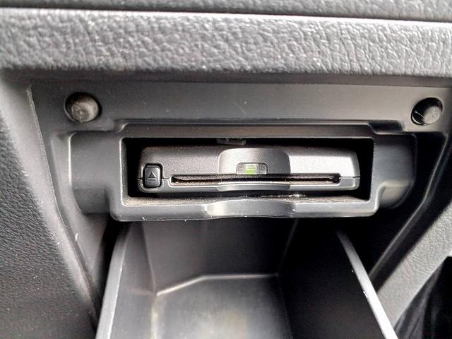 アルファード ２４０Ｓ　両側電動スライドドア　ナビ　地デジ　ＤＶＤ　ＢＴ　Ｂカメラ　ＥＴＣ　ＨＩＤライト　フォグ　社外アルミ　電格ミラー　スマートキー　Ｐスタート　Ａライト　ステリモ　横滑り防止　Ｐガラス　マット　バイザー（25枚目）