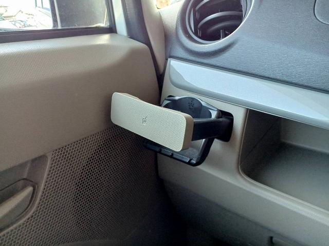 ムーヴ Ｌ　後期　純正ナビ　地デジ　エコアイドル　電格ミラー　キーレス　Ｐガラス　フロアマット　バイザー　リアワイパー　セキュリティ　ベンチシート　アームレスト　ＩＳＯＦＩＸ　ヘッドライトレベライザー　ＡＢＳ（25枚目）