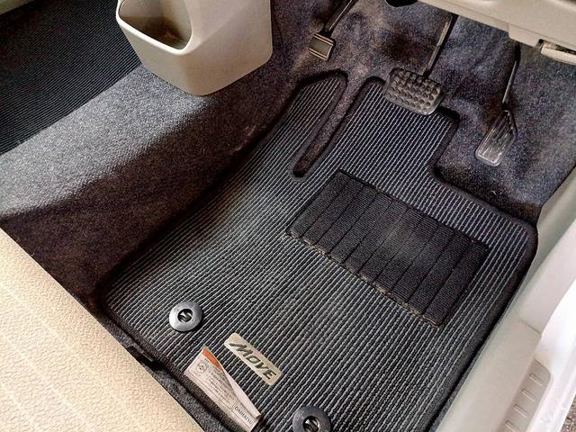 ムーヴ Ｌ　後期　純正ナビ　地デジ　エコアイドル　電格ミラー　キーレス　Ｐガラス　フロアマット　バイザー　リアワイパー　セキュリティ　ベンチシート　アームレスト　ＩＳＯＦＩＸ　ヘッドライトレベライザー　ＡＢＳ（27枚目）