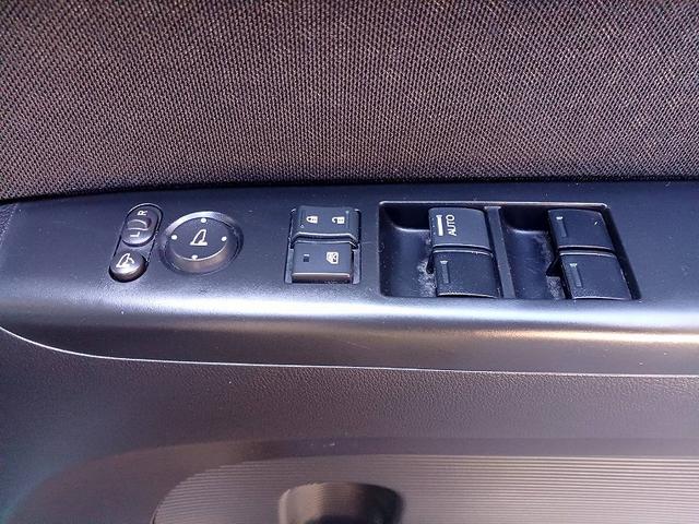 Ｎ－ＢＯＸカスタム Ｇ・Ｌパッケージ　後期　ナビ　地デジ　ＤＶＤ　ＢＴ　Ｂカメラ　電スラ　ＥＴＣ　ＨＩＤライト　フォグ　ウィンカーミラー　電格ミラー　シートリフター　スマートキー　Ｐスタート　ステリモ　Ａライト　Ａストップ　Ｐガラス（25枚目）