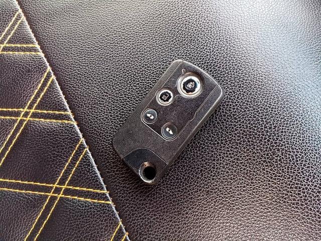 ステップワゴンスパーダ Ｚ　ナビ　フルセグ　ＤＶＤ　ＢＴ　Ｂカメラ　両電ドア　フリップダウン　ＨＩＤライト　フォグ　ローダウン　シートカバー　電格ミラー　シートリフター　ウィンカーミラー　ステリモ　スマートキー　ＥＴＣ（27枚目）