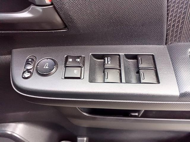 ステップワゴンスパーダ Ｚ　ナビ　フルセグ　ＤＶＤ　ＢＴ　Ｂカメラ　両電ドア　フリップダウン　ＨＩＤライト　フォグ　ローダウン　シートカバー　電格ミラー　シートリフター　ウィンカーミラー　ステリモ　スマートキー　ＥＴＣ（28枚目）