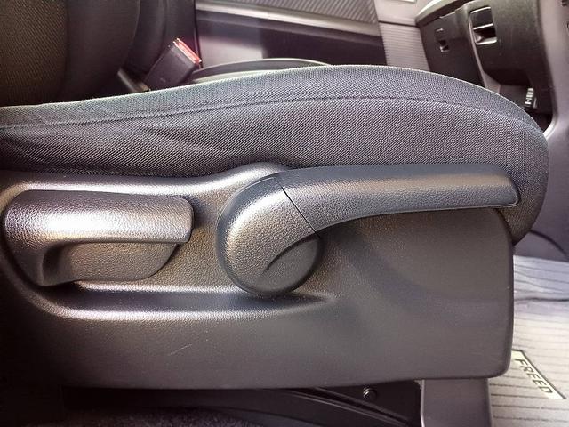 フリードハイブリッド ジャストセレクション　ナビ　フルセグ　ＤＶＤ　ＢＴ　Ｂカメラ　電動スライドドア　フリップダウン　スマートキー　クルコン　ステリモ　電格ミラー　Ｐガラス　シートリフター　横滑り防止機能　チルトステアリング　ウィンカーミラー（26枚目）