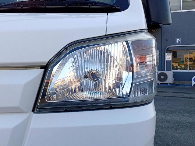 ハイゼットトラック スタンダード　エアコン・パワステレス　ＭＴ　ＡＣ　パワステ　ＡＣソケット　サイドバイザー　ラジオ　三方開　荷台ステップ　　ヘッドライトレベライザー　サンバイザー　コンビニフック　ドリンクホルダー　ＳＲＳエアバック　トリイ（33枚目）