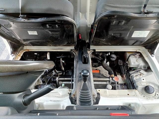 ハイゼットトラック スタンダード　エアコン・パワステレス　ＭＴ　ＡＣ　パワステ　ＡＣソケット　サイドバイザー　ラジオ　三方開　荷台ステップ　　ヘッドライトレベライザー　サンバイザー　コンビニフック　ドリンクホルダー　ＳＲＳエアバック　トリイ（44枚目）