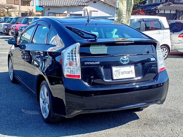 プリウス Ｓツーリングセレクション　ナビ　地デジ　Ｂカメラ　ＬＥＤライト　フォグ　スマートキー　Ｐスタート　スペアキー　ＥＴＣ　電格　Ａライト　ステリモ　チルトステアリング　マット　バイザー　シートリフター　ウィンカーミラー　アルミ（10枚目）