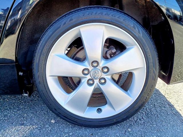 プリウス Ｓツーリングセレクション　ナビ　地デジ　Ｂカメラ　ＬＥＤライト　フォグ　スマートキー　Ｐスタート　スペアキー　ＥＴＣ　電格　Ａライト　ステリモ　チルトステアリング　マット　バイザー　シートリフター　ウィンカーミラー　アルミ（39枚目）