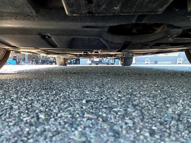 プリウス Ｓツーリングセレクション　ナビ　地デジ　Ｂカメラ　ＬＥＤライト　フォグ　スマートキー　Ｐスタート　スペアキー　ＥＴＣ　電格　Ａライト　ステリモ　チルトステアリング　マット　バイザー　シートリフター　ウィンカーミラー　アルミ（43枚目）