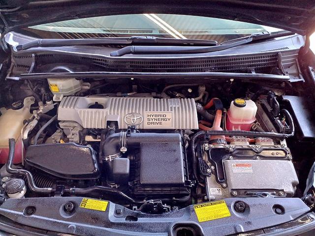 プリウス Ｓツーリングセレクション　ナビ　地デジ　Ｂカメラ　ＬＥＤライト　フォグ　スマートキー　Ｐスタート　スペアキー　ＥＴＣ　電格　Ａライト　ステリモ　チルトステアリング　マット　バイザー　シートリフター　ウィンカーミラー　アルミ（45枚目）