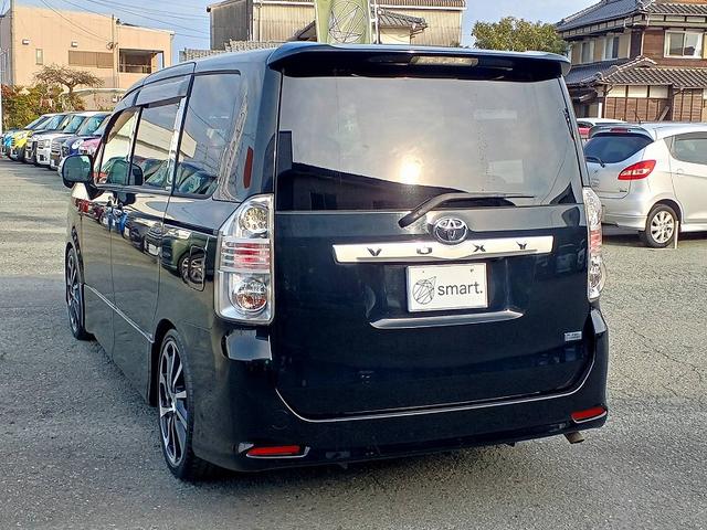 ヴォクシー ZS 煌II ナビ 地デジ BT Bカメラ 両電スラ HIDライト フォグ ETC スマートキー Pスタート スペアキー ステリモ 電格ミラー Pガラス 社外アルミ マット バイザー リアワイパー ウィンカーミラー(9枚目)