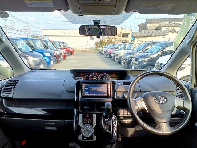 ヴォクシー ZS 煌II ナビ 地デジ BT Bカメラ 両電スラ HIDライト フォグ ETC スマートキー Pスタート スペアキー ステリモ 電格ミラー Pガラス 社外アルミ マット バイザー リアワイパー ウィンカーミラー(10枚目)