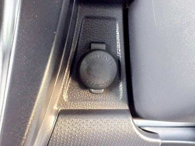 ハスラー Ａ　キーレス　スペアキー　プライバシーガラス　フロアマット　リアワイパー　ＩＳＯＦＩＸ　ヘッドライトレベライザー　ＡＣソケット　ＡＢＳ　ＳＲＳエアバック　サンバイザー　ドリンクホルダー（25枚目）