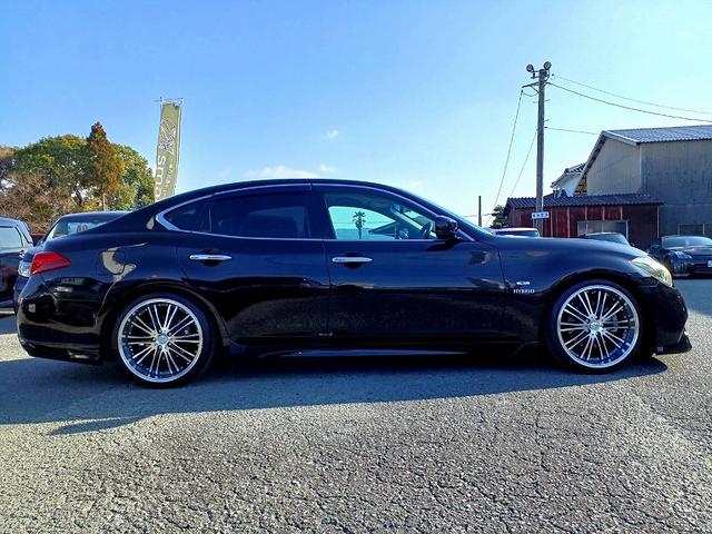 フーガハイブリッド ベースグレード　レザーシート　ナビ　地デジ　ローダウン　Ｂカメラ　２０インチアルミ　Ｍシート　Ｐシート　シートヒーター　ＨＩＤライト　フォグ　スマートキー　Ｐスタート　ＥＴＣ　クルコン　ステリモ　Ａライト　電格ミラー（6枚目）