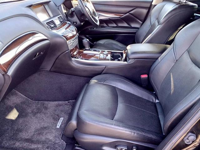 フーガハイブリッド ベースグレード　レザーシート　ナビ　地デジ　ローダウン　Ｂカメラ　２０インチアルミ　Ｍシート　Ｐシート　シートヒーター　ＨＩＤライト　フォグ　スマートキー　Ｐスタート　ＥＴＣ　クルコン　ステリモ　Ａライト　電格ミラー（12枚目）