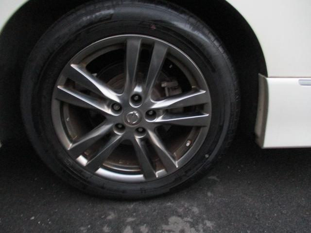 エルグランド ２５０ハイウェイスターアーバンクロム　ワンオーナータイミングチエーン両側パワースライドドアナビＴＶ全方位パノラマモニターハーフレザーシートオツトマンシートプツシュスタータースマートキーＥＴＣキセノン前後コーナーセンサーデユアルエアコン（12枚目）