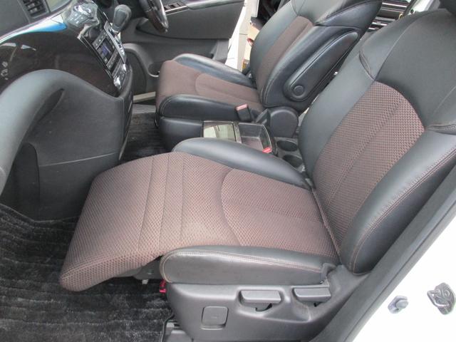 エルグランド ２５０ハイウェイスターアーバンクロム　ワンオーナータイミングチエーン両側パワースライドドアナビＴＶ全方位パノラマモニターハーフレザーシートオツトマンシートプツシュスタータースマートキーＥＴＣキセノン前後コーナーセンサーデユアルエアコン（19枚目）