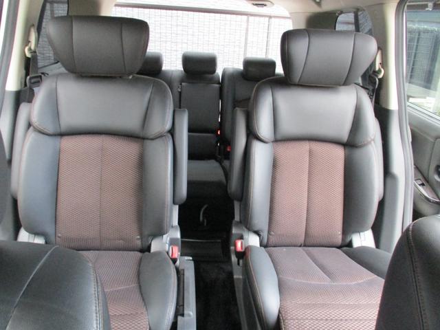 エルグランド ２５０ハイウェイスターアーバンクロム　ワンオーナータイミングチエーン両側パワースライドドアナビＴＶ全方位パノラマモニターハーフレザーシートオツトマンシートプツシュスタータースマートキーＥＴＣキセノン前後コーナーセンサーデユアルエアコン（20枚目）