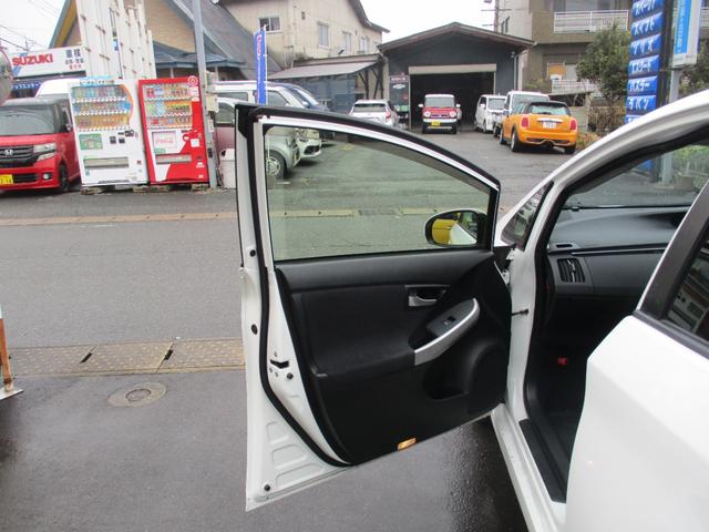 プリウス Ｓ　ワンオーナー禁煙車ナビＴＶバツクカメラプツシュスタータースマートキーキセノンライトＬＥＤフオグＥＴＣドライブレコーダー（21枚目）