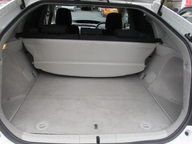 プリウス Ｓ　ワンオーナー禁煙車ナビＴＶバツクカメラプツシュスタータースマートキーキセノンライトＬＥＤフオグＥＴＣドライブレコーダー（26枚目）