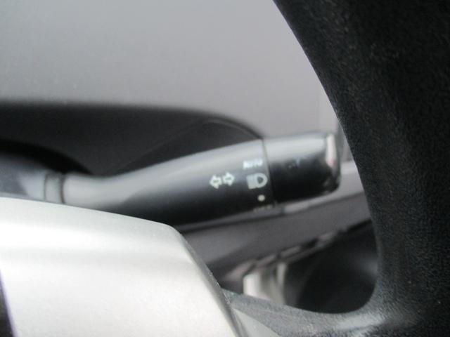 プリウス Ｓ　ワンオーナー禁煙車ナビＴＶバツクカメラプツシュスタータースマートキーキセノンライトＬＥＤフオグＥＴＣドライブレコーダー（40枚目）