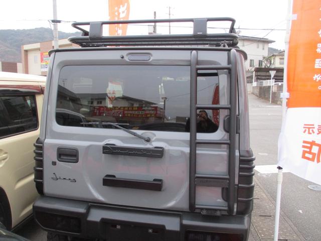 ジムニー ＸＬ　２インチリフトアツプ前後トーションバー装備社外アルミサイドステップルーフキャリアリヤラダー社外ＬＥＤライトレザーシートカバー社外コンビステアリングナビＴＶバツクカメラプツシュスタータースマートキー（8枚目）