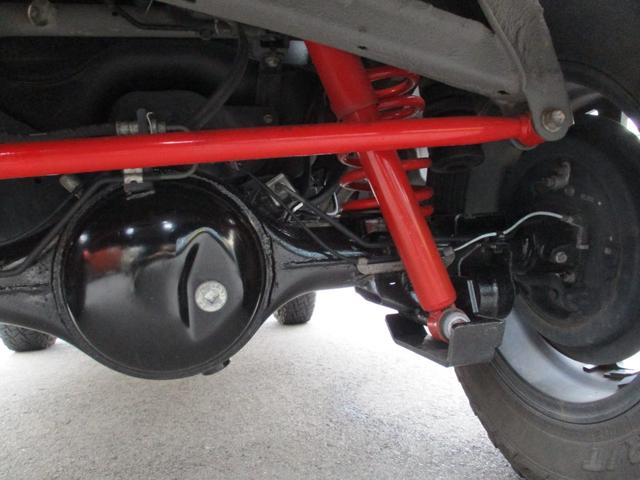 ジムニー ＸＬ　２インチリフトアツプ前後トーションバー装備社外アルミサイドステップルーフキャリアリヤラダー社外ＬＥＤライトレザーシートカバー社外コンビステアリングナビＴＶバツクカメラプツシュスタータースマートキー（12枚目）