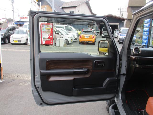 ジムニー ＸＬ　２インチリフトアツプ前後トーションバー装備社外アルミサイドステップルーフキャリアリヤラダー社外ＬＥＤライトレザーシートカバー社外コンビステアリングナビＴＶバツクカメラプツシュスタータースマートキー（30枚目）