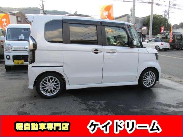 Ｎ－ＢＯＸカスタム Ｌターボ　ワンオーナー禁煙車８インチナビＴＶバツクカメラプツシュスタータースマートキー両側パワースライドドア軽減ブレーキリヤアシストセンサーシートヒーターＵＳＢＬＥＤライトフオグパドルシフトフルエアロ（7枚目）