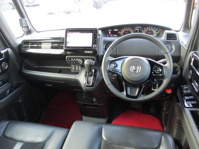 Ｎ－ＢＯＸカスタム Ｌターボ　ワンオーナー禁煙車８インチナビＴＶバツクカメラプツシュスタータースマートキー両側パワースライドドア軽減ブレーキリヤアシストセンサーシートヒーターＵＳＢＬＥＤライトフオグパドルシフトフルエアロ（12枚目）