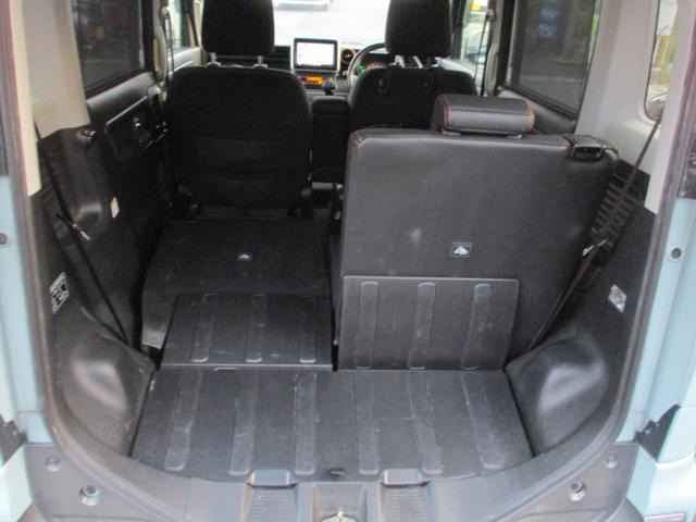 分割式リヤシート