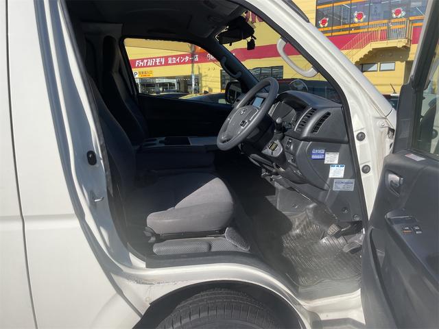 レジアスエースバン ＤＸ　ドライブレコーダー　ＥＴＣ　バックカメラ　ナビ　衝突被害軽減システム　両側スライドドア　オートマチックハイビーム　キーレスエントリー　電動格納ミラー　ＡＴ　エアコン　パワーウィンドウ　運転席エアバッグ（9枚目）