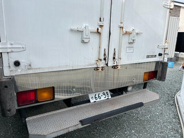 フォワード 中型冷蔵冷凍車 トラック MT 後輪ダブル エアコン 運転席エアバッグ 車検令和6年7月(24枚目)