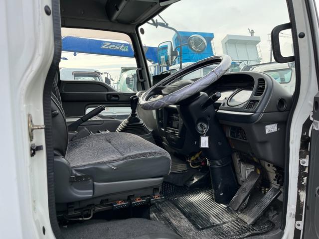 フォワード 中型冷蔵冷凍車 トラック MT 後輪ダブル エアコン 運転席エアバッグ 車検令和6年7月(38枚目)