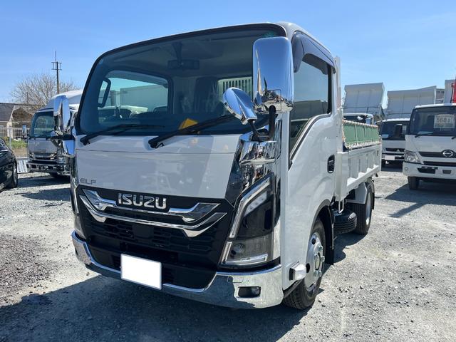 エルフトラック 　新型エルフ３ｔフルフラットロー強化ダンプ　距離２５０キロ　ＭＴ　後輪ダブル　レーンアシスト　ＥＳＣ　エアコン　パワーウィンドウ　運転席エアバッグ　メッキ（グリル、コーナー、ミラー）（2枚目）