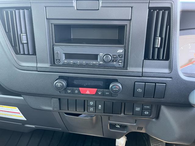 エルフトラック 　新型エルフ３ｔフルフラットロー強化ダンプ　距離２５０キロ　ＭＴ　後輪ダブル　レーンアシスト　ＥＳＣ　エアコン　パワーウィンドウ　運転席エアバッグ　メッキ（グリル、コーナー、ミラー）（18枚目）