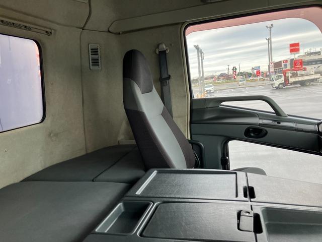 スーパーグレート 　ＭＴ　エアコン　パワーウィンドウ　ＣＤ　補修塗装済　タイヤ交換済　車検Ｒ８年６月（17枚目）