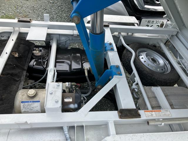 キャリイトラック 　スズキ　ダンプ　　４ＷＤ　車検付き　荷台新調（9枚目）